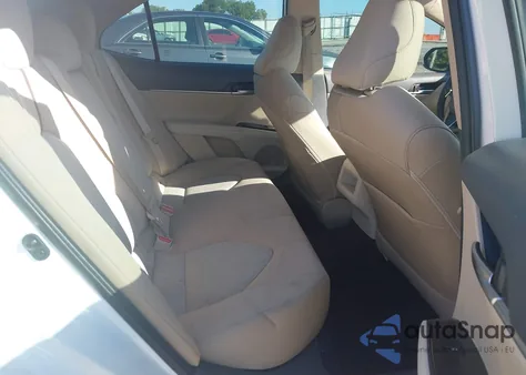 2019 Toyota Camry L/Le/Xle/Se/Xse z USA, uszkodzony, nr VIN 4T1B11HK7KU262896